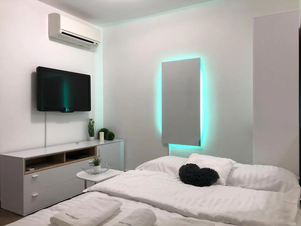 Modern Center Studio Under The Castle II Free Parking Apartment Ljubljana